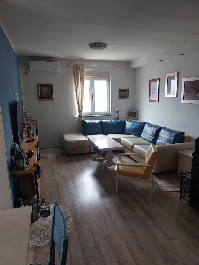 Apartments Franny Novi Vinodolski Exterior photo